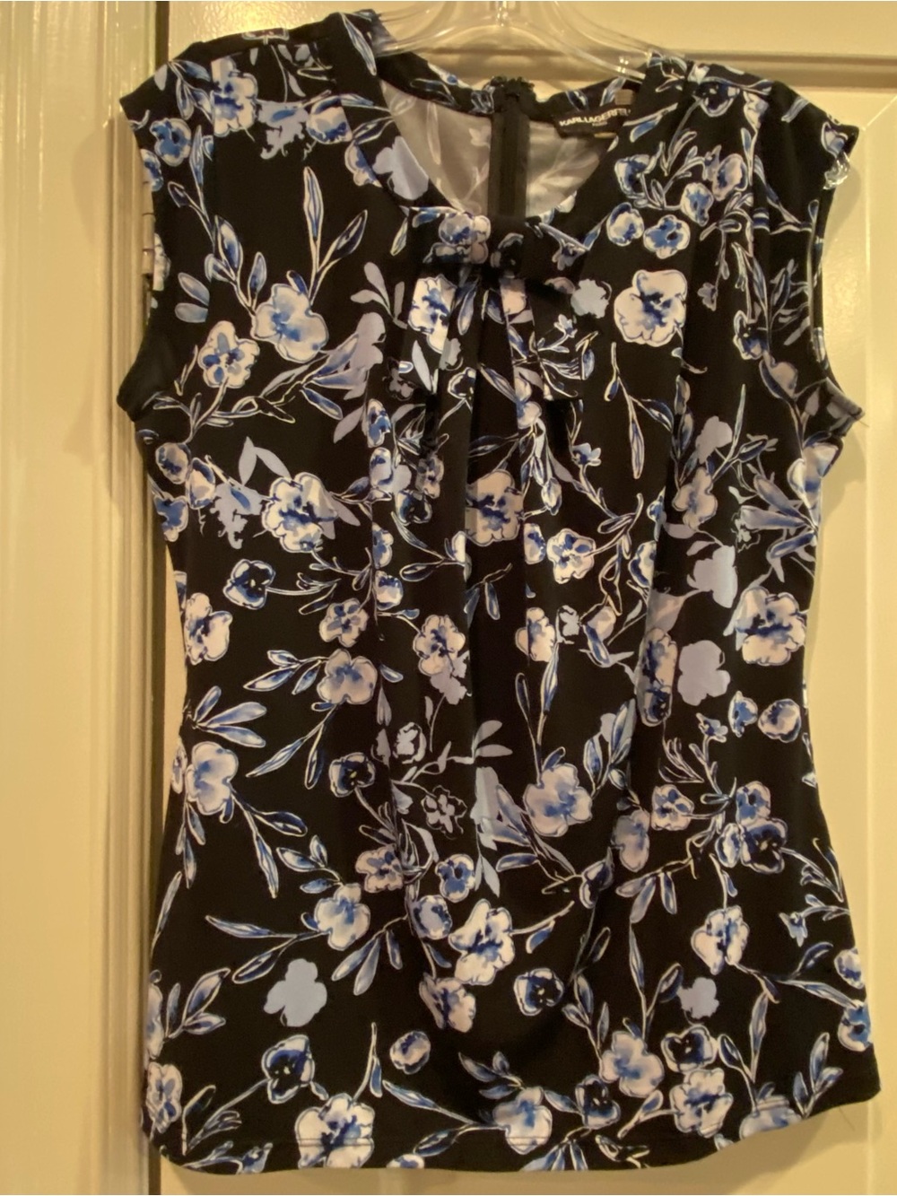 Karl Lagerfeld Paris Women’s M Black Floral print Tie-Neck Top